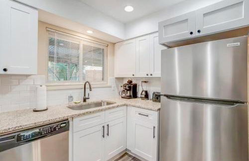 Huge House Fun Central 4BD 3BA with POOL - Foto 28