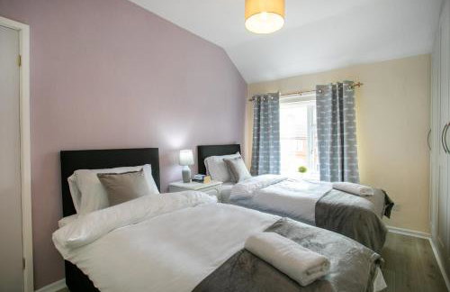Manvers House, Rotherham for contractors, Families, free parking, Spacious, WIFI, modern - Foto 10