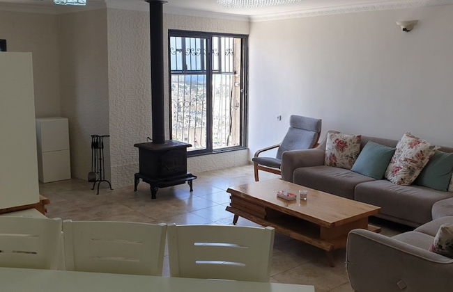 Roomy Apt. w Seaview Fireplace & Netflix - Foto 7