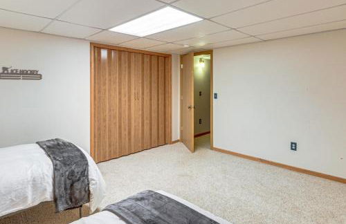 Private Lakefront Home with Game Room in Aurora! - Foto 31