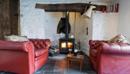 Ty Fferm Hen, Ancient Farmhouse, Coity Bach - Foto 1