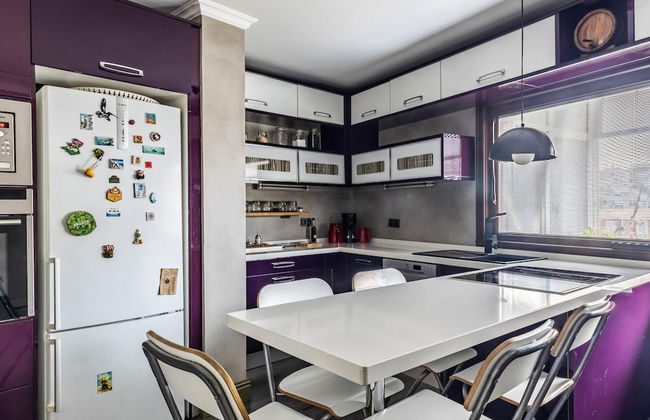 Chic Flat w Balcony BBQ 10 min to Emaar in Uskudar - Foto 15