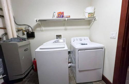 Luxury Townhome w/ Views, Private Jacuzzi & Garage - Foto 4