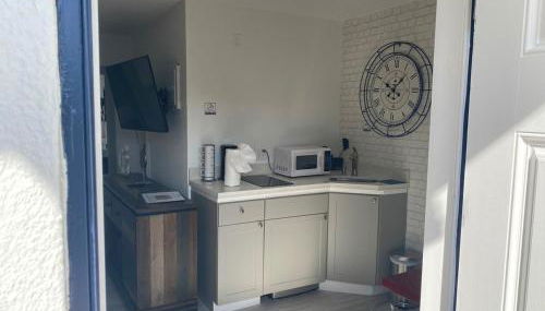 2 min walk to the Beach- Renovated King Studio #2 - Foto 5