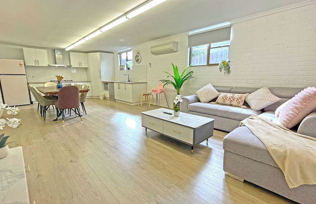 Pet Friendly Ringwood 3BR Home Parking - Foto 15