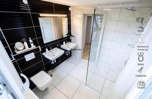 Gelbe Koffer - Stillvolle Design-Maisonette Heiligenwald OT Schiffweiler - bis 6 Pers - Wald & See nah - Foto 5