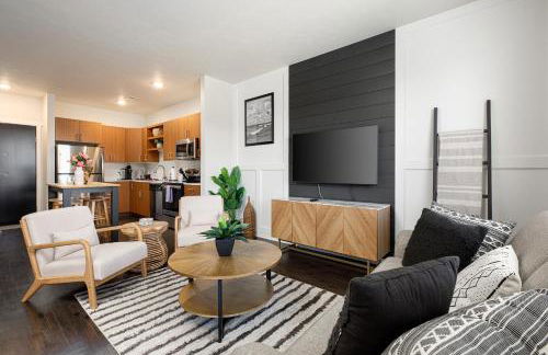 Trailside45 Modern Getaway – Traverse City - Photo 1