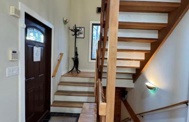 Poconos Chalet -Kayaks- HotTub-Karaoke-Lake - Foto 11