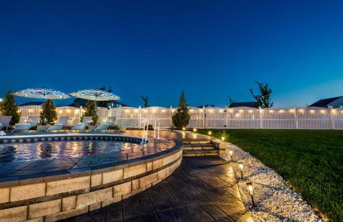 Spacious Country Farmhouse Retreat, Sleeps 16, Pool, Movie Room - Foto 11