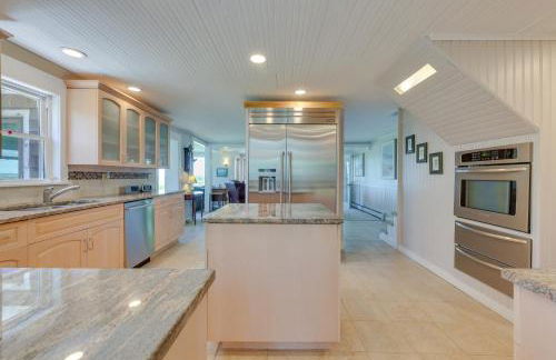 5 Mi to Provincetown! Water-View Beach House - Foto 11