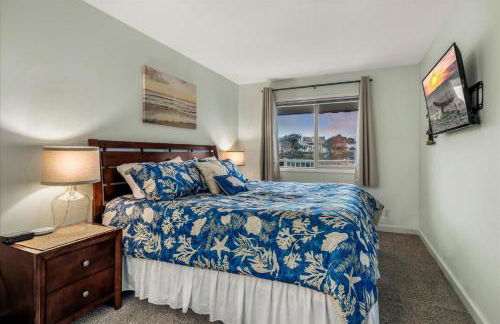 Oceanfront Suite - Top Floor - Sleeps 4 - Pool and Sauna - Foto 24