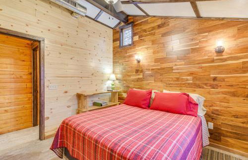 Minong Flowage Cabin with Fire Pit and Dock! - Foto 13