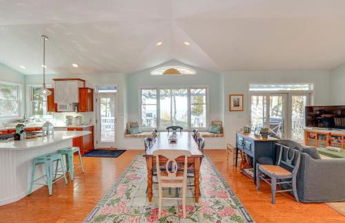 Cottage with Private Beach and Fire Pit in Manistee! - Foto 8