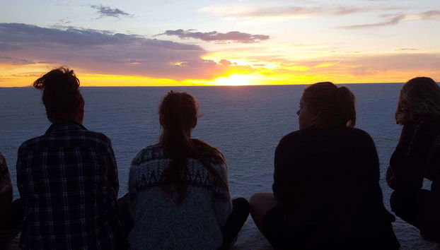 Contemplando el amanecer