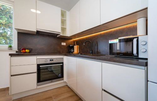 Apartmani Lelu - Photo 80