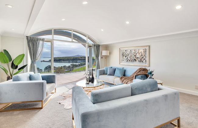 Magnificent Harbour View Villa in Orakei - Photo 22