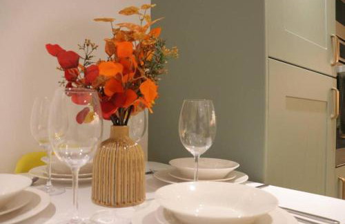 Huddersfield Lux 2 Bedroom Apartment & Opposite Train Station & City Centre - Foto 15