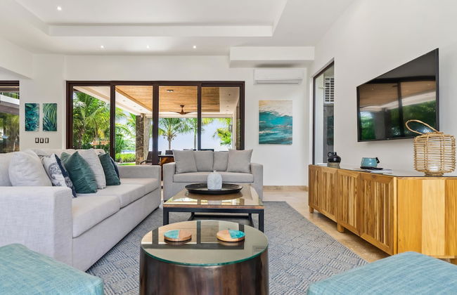 Beachfront Villa - Sunsets and Daily Maid Service - Photo 15