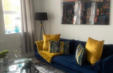 Charming 2- Bedroom Apartment - Photo 6