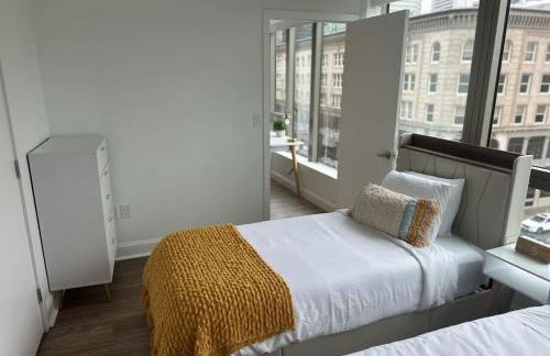 Upscale 2BR Condo with Gym & Parking near MGH & TUFTS - Foto 23