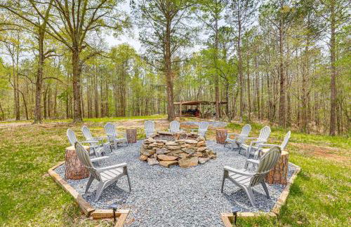 Fall and Football Vibes Titus Retreat with Game Room - Foto 1