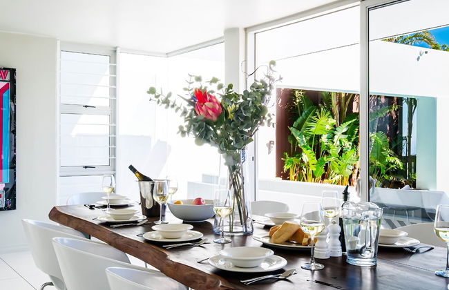 Exceptionally Unique Magnum Villa w Sea Views - Photo 31