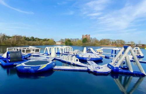 Hot tub retreat, at Tattersall Lakes caravan - Foto 22