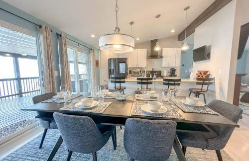 Lakefront 5 Bedroom Vacation Home - Sleeps 12! - Foto 9