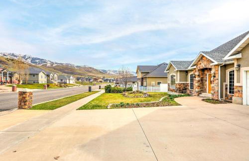 Elegant Smithfield Home with Views - 6 Mi to USU! - Foto 34