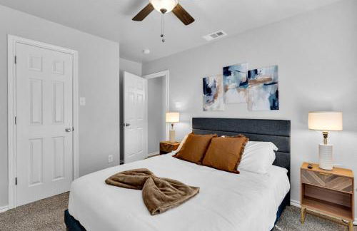 The Sunset Suite 3Bd 2Bath Att Garage Pvt Yard - Foto 1