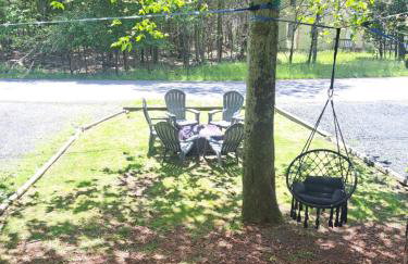 Fun Home in Pocono with Gameroom-Firpit-BBQ Grill-TV and AC in all rooms - Foto 58