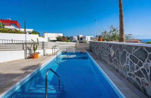 Tranquil 2BR Private Heated Pool with Ocean Views & Cinema Room - Foto 1