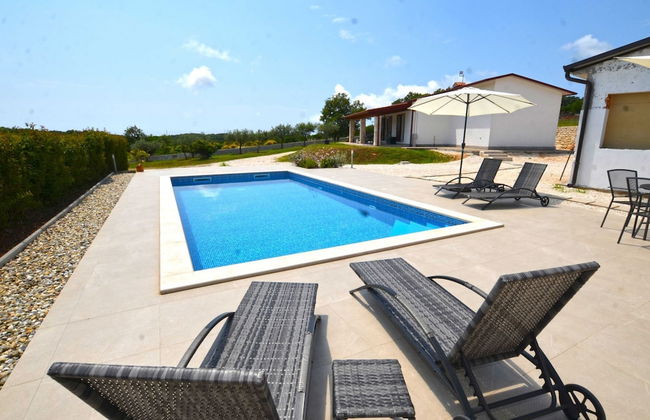 Picturesque Paradise Holiday Home With Pool - Foto 19