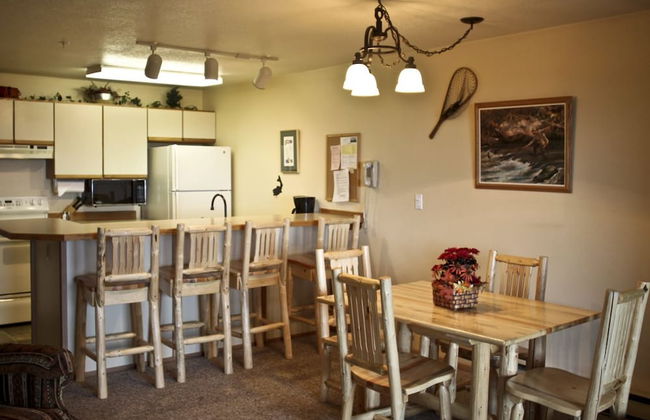 Edelweiss Condominiums - Photo 3