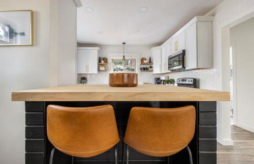 The Akron Retreat: Modern 3-Bedroom Oasis - Foto 10