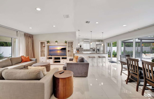 Waterfront Oasis w/ Enclosed Pool! - Foto 17