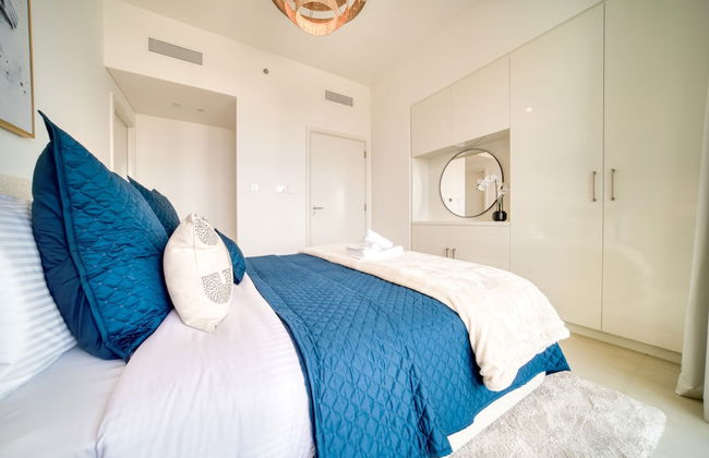 Classy Downtown 2BR w City View Balcony - Photo 36