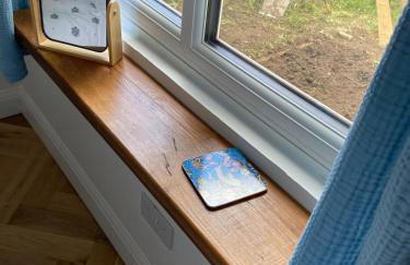 Tiny home in Grade 1 listed church garden - Photo 27