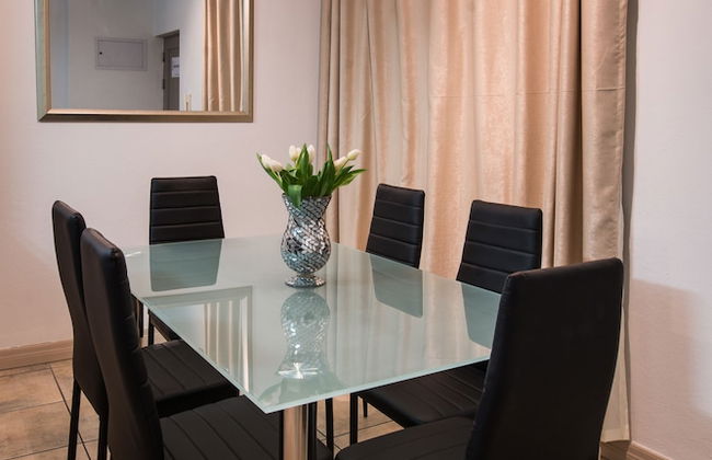 Prestige Apartment Sandton at Westpoint - Photo 7