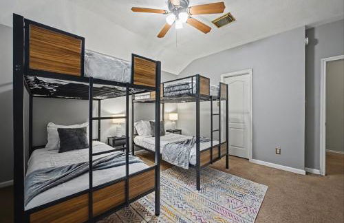 Baytown Htown Escape Air Hockey Yard BBQ Games - Foto 38