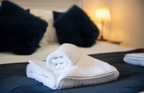 Peaceful Getaway - Free Parking, Short Drive to Stamford - Foto 13