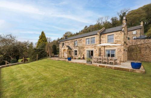 The Beeches - Photo 1