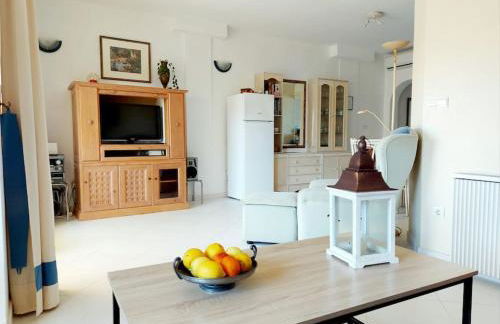 Estupendo apartamento en primera línea de playa y con vistas al mar - Foto 20