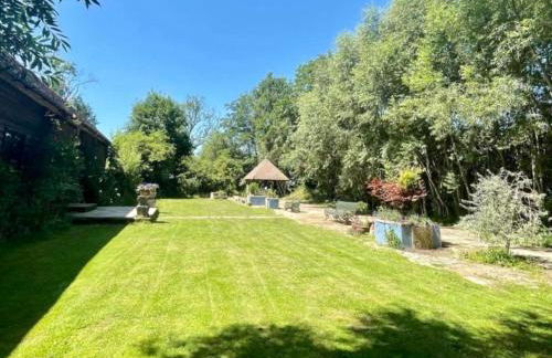 The Timber Barn South Downs West Sussex Sleeps 18 - Foto 27