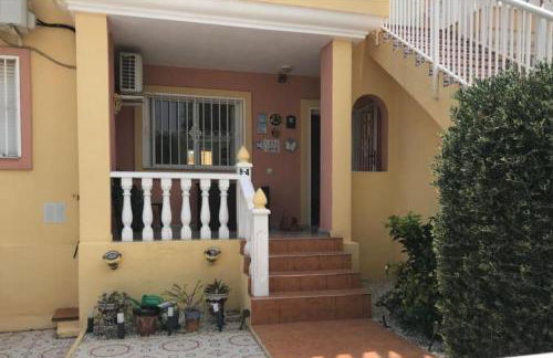 3 Bed Villa Sleeps 6 - Pets Ok - Communal Pool - Foto 9