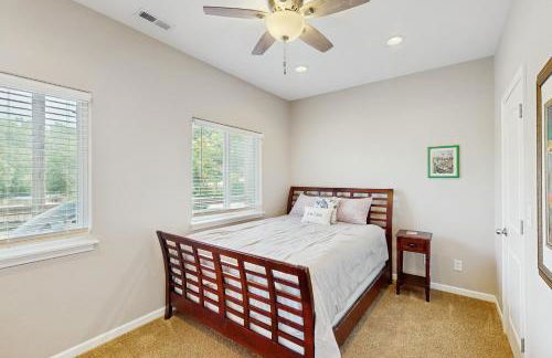 Fun on the Cove! Home with Dock and Foosball - Foto 22