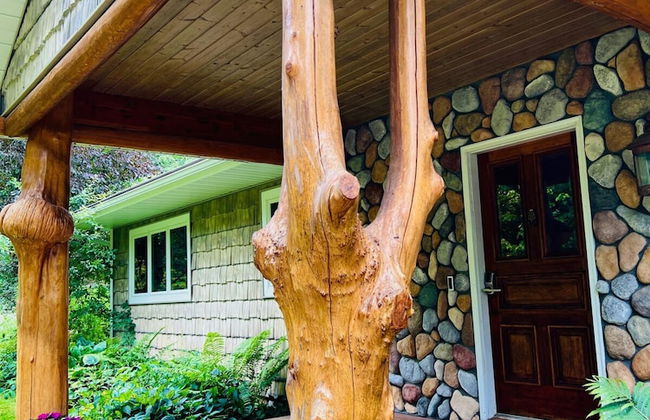 Boardman Monarch Upscale River Lodge HOT Tub! - Foto 4