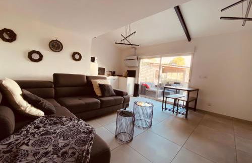 Petite maison avec accès piscine et jacuzzi chauffée - Foto 8