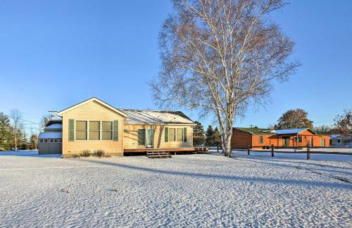 Cozy Riverfront Home with Fire Pit in Houghton Lake! - Foto 3