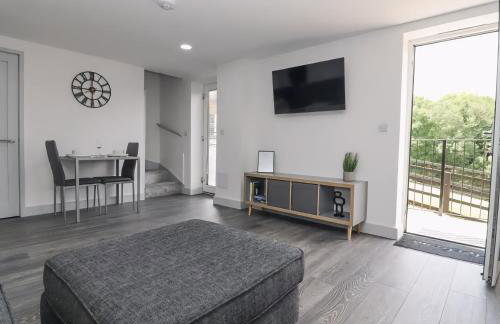 The View - Peaceful Duplex Apartment with Views, Parking & Wifi - Foto 12